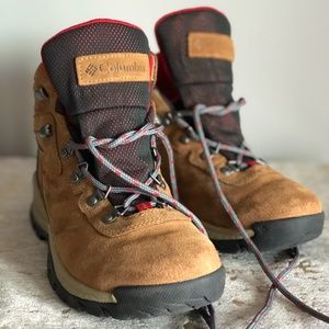 Columbia NEWTON RIDGE Hiking Boots 9M